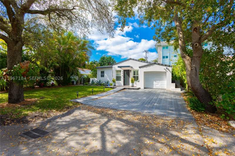 3 bedroom SingleFamilyResidence at 814 Monterey St, Welbon, Coral Gables — photo 2