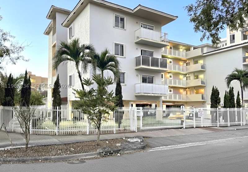 2 bedroom Condominium at 134 SW 7th Ave 404, River Breeze Condo, Miami — photo 1