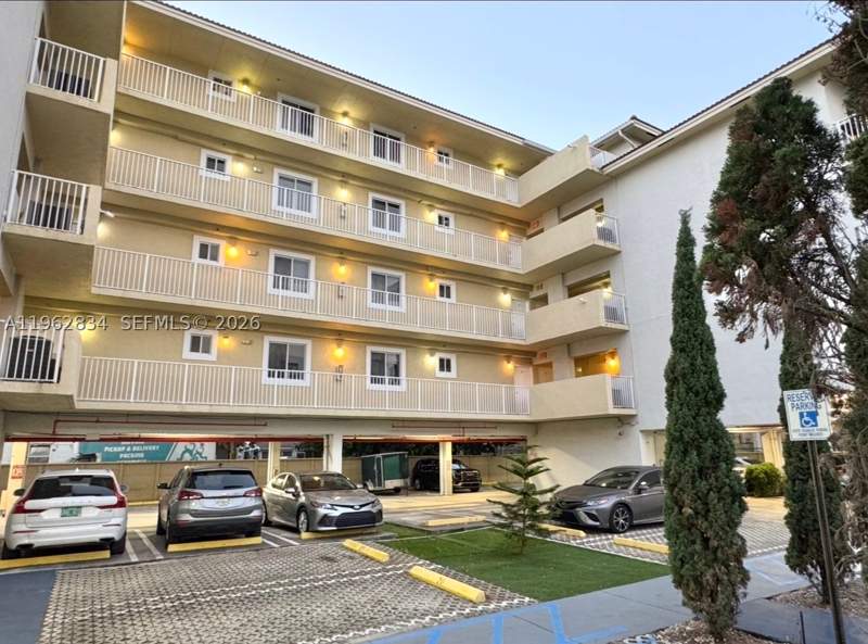 2 bedroom Condominium at 134 SW 7th Ave 404, River Breeze Condo, Miami — photo 2