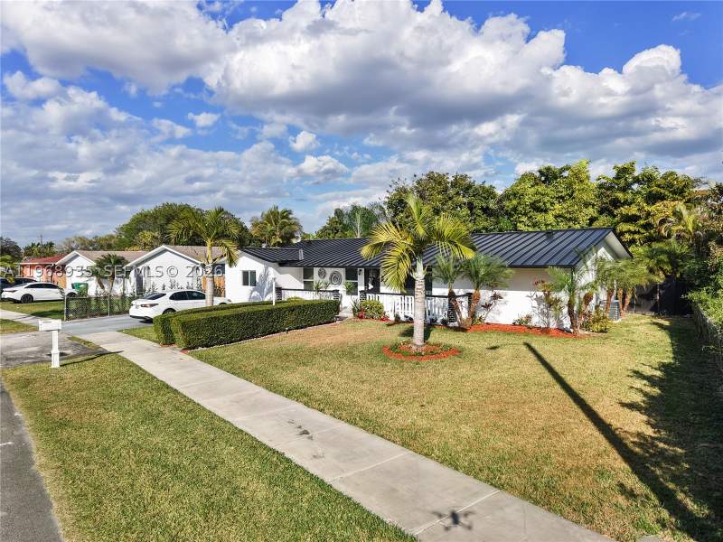 4 bedroom SingleFamilyResidence at 16323 SW 103rd Pl, Cantisano Sub, Miami — photo 5