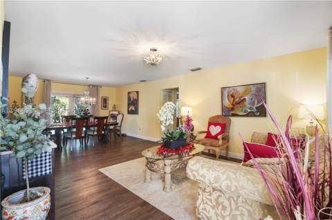 16323 SW 103rd Pl, Miami FL - photo 6 of 42