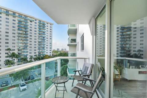 19380 Collins Avenue 523, Sunny Isles Beach FL - photo 9 of 32