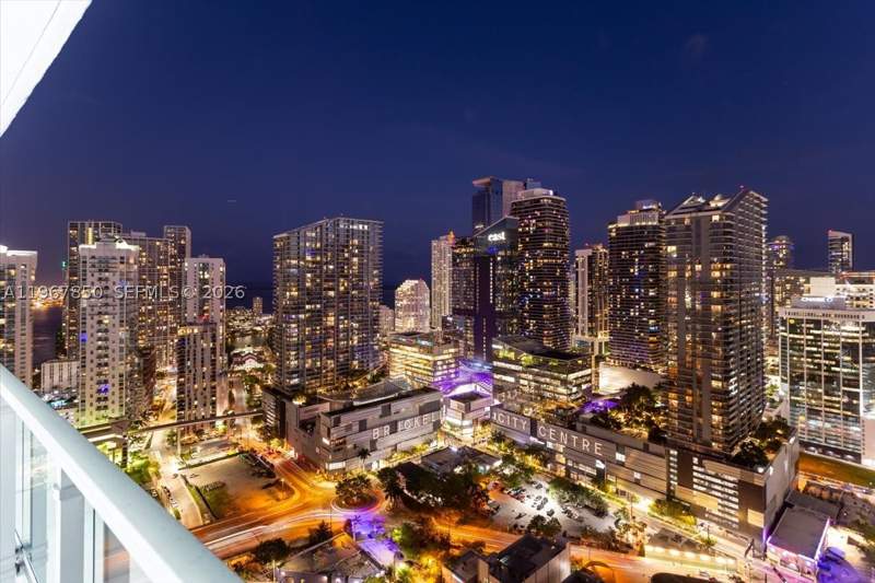2 bedroom Condominium at 92 SW 3rd St 3804, Mint Condo, Miami — photo 2