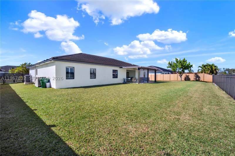 5 bedroom SingleFamilyResidence at 19059 SW 134th Ct, Vilhen Drive Estates, Miami — photo 3
