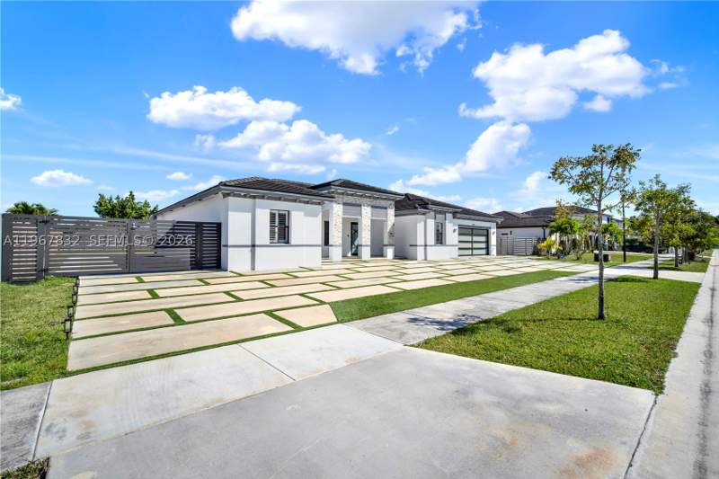 5 bedroom SingleFamilyResidence at 19059 SW 134th Ct, Vilhen Drive Estates, Miami — photo 4