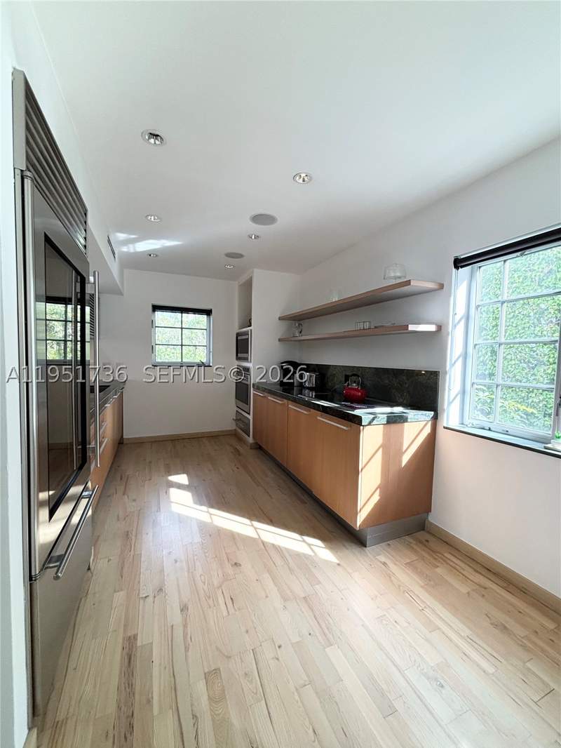 2 bedroom Condominium at 1520 Michigan Ave 1, Bali Condo, Miami Beach — photo 4