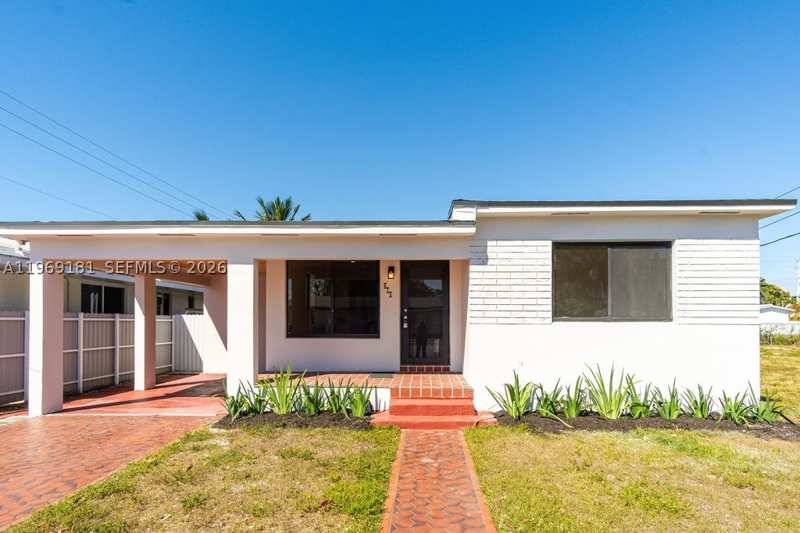 3 bedroom SingleFamilyResidence at 415 E 52nd St, Peters Park Rev, Hialeah — photo 1