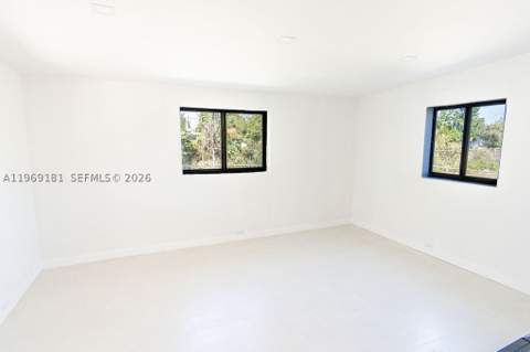 415 E 52nd St, Hialeah FL - photo 12 of 33