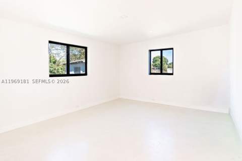 415 E 52nd St, Hialeah FL - photo 13 of 33