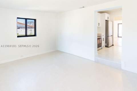 415 E 52nd St, Hialeah FL - photo 14 of 33