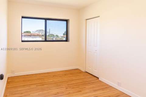 415 E 52nd St, Hialeah FL - photo 17 of 33
