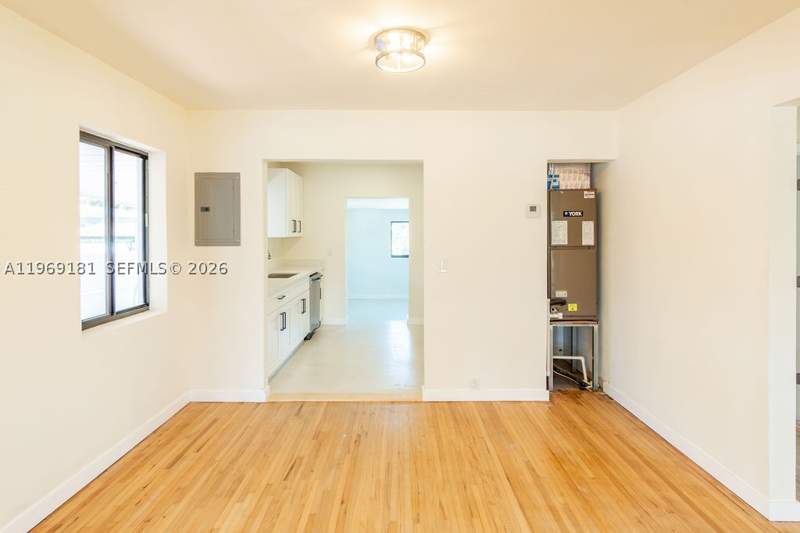 3 bedroom SingleFamilyResidence at 415 E 52nd St, Peters Park Rev, Hialeah — photo 5