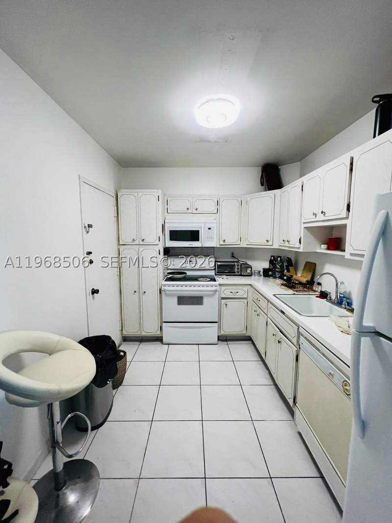 1 bedroom Condominium at 500 Bayview Dr 1417, Arlen House West Condo, Sunny Isles Beach — photo 3