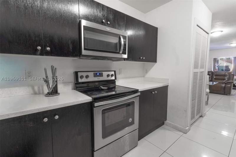 3 bedroom SingleFamilyResidence at 1998 NW 47th St, 17 Ave Manor, Miami — photo 5