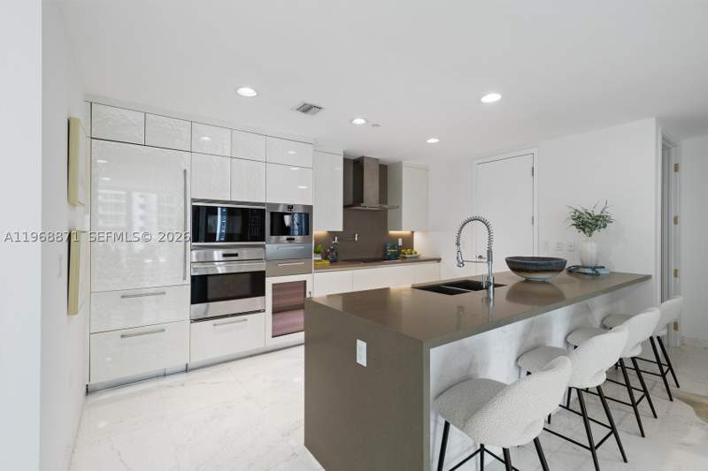 2 bedroom Condominium at 17475 Collins Ave 703, Chateau Beach Condo, Sunny Isles Beach — photo 5