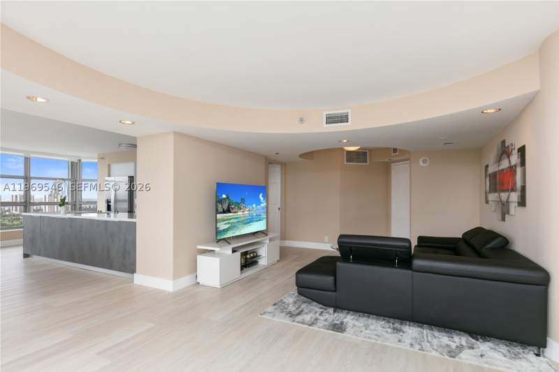 2 bedroom Condominium at 3500 Mystic Pointe Dr 2603, Mystic Pointe Tower 400 C, Aventura — photo 3