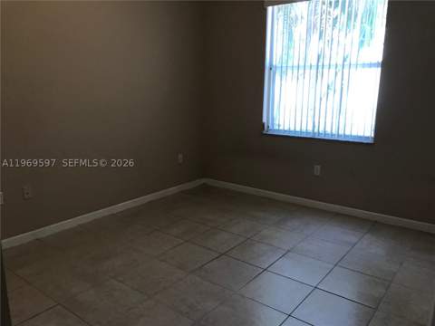 3748 NE 9th Ct, Homestead FL - photo 7 of 16