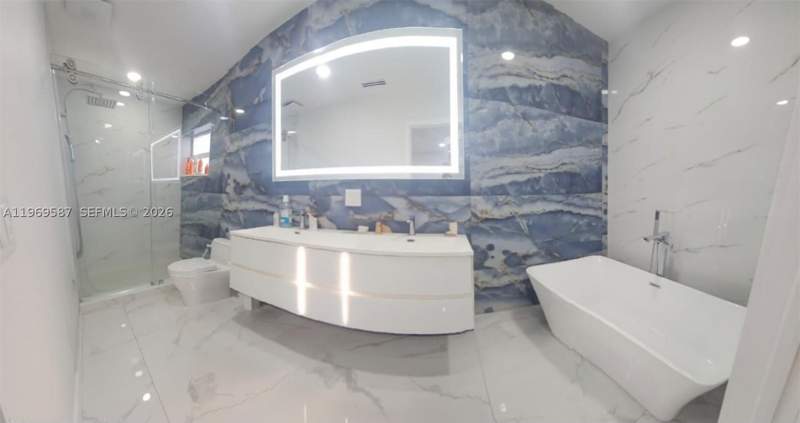 4 bedroom SingleFamilyResidence at 11417 SW 35 ln, Hacienda Estates Sec 2, Miami — photo 4