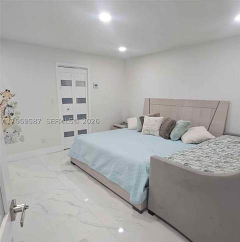 11417 SW 35 ln, Miami FL - photo 9 of 17