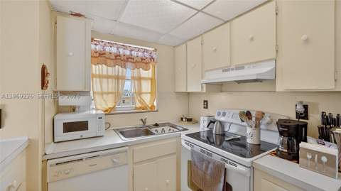 8889 W Fontainebleau Blvd 505, Miami FL - photo 10 of 32