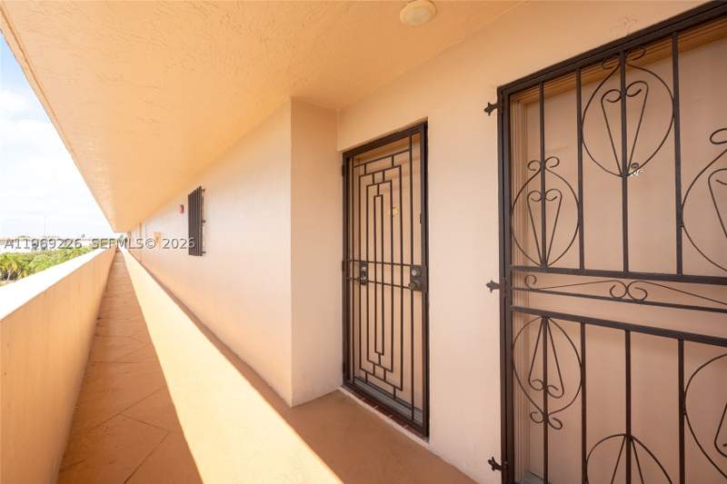 2 bedroom Condominium at 8889 W Fontainebleau Blvd 505, Pineside No 2 Condo, Miami — photo 3