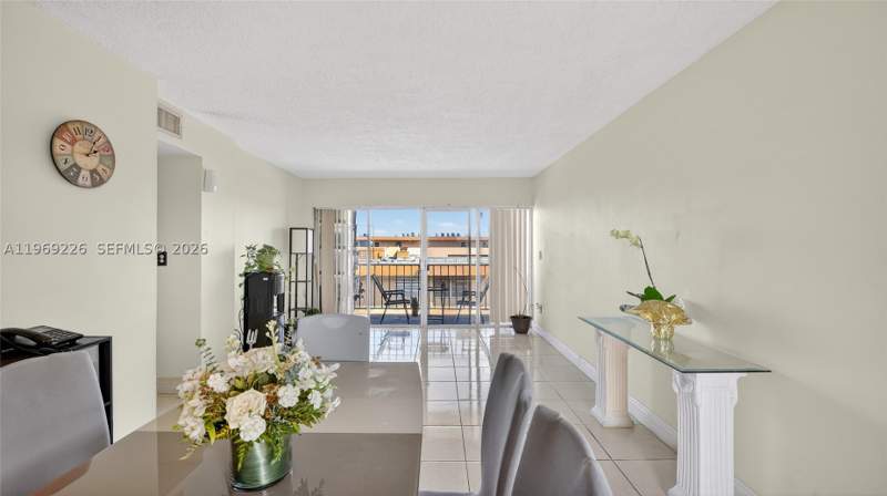 2 bedroom Condominium at 8889 W Fontainebleau Blvd 505, Pineside No 2 Condo, Miami — photo 5