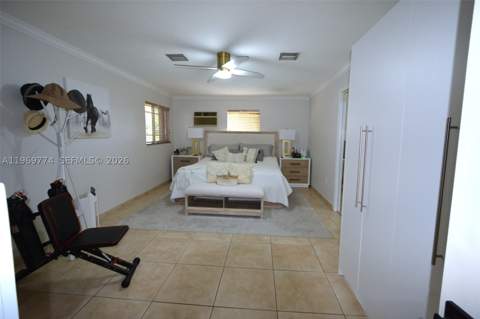 890 E 38th St, Hialeah FL - photo 14 of 32