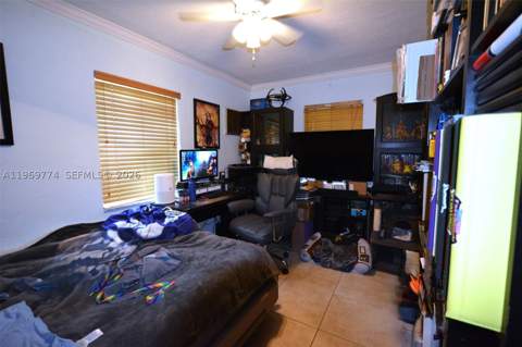 890 E 38th St, Hialeah FL - photo 15 of 32