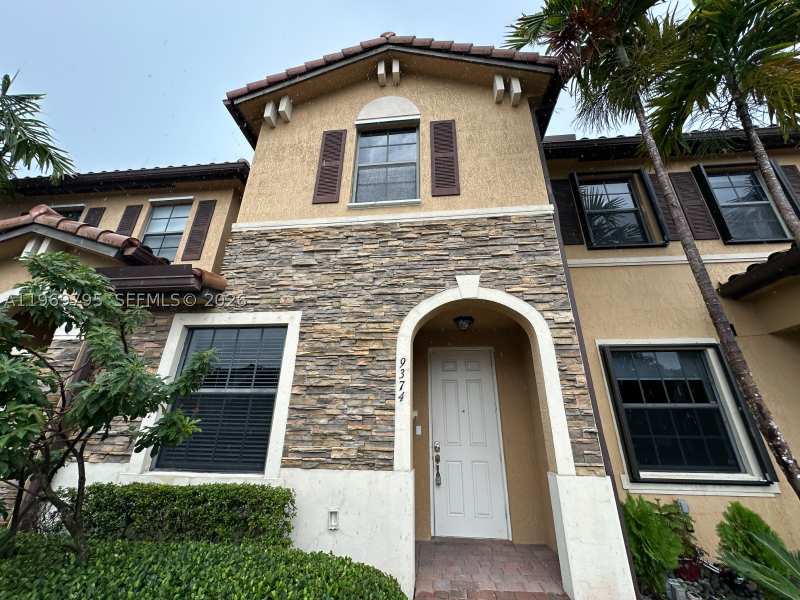 3 bedroom Villa at 9374 W 32nd Ln, Bonterra, Hialeah — photo 1