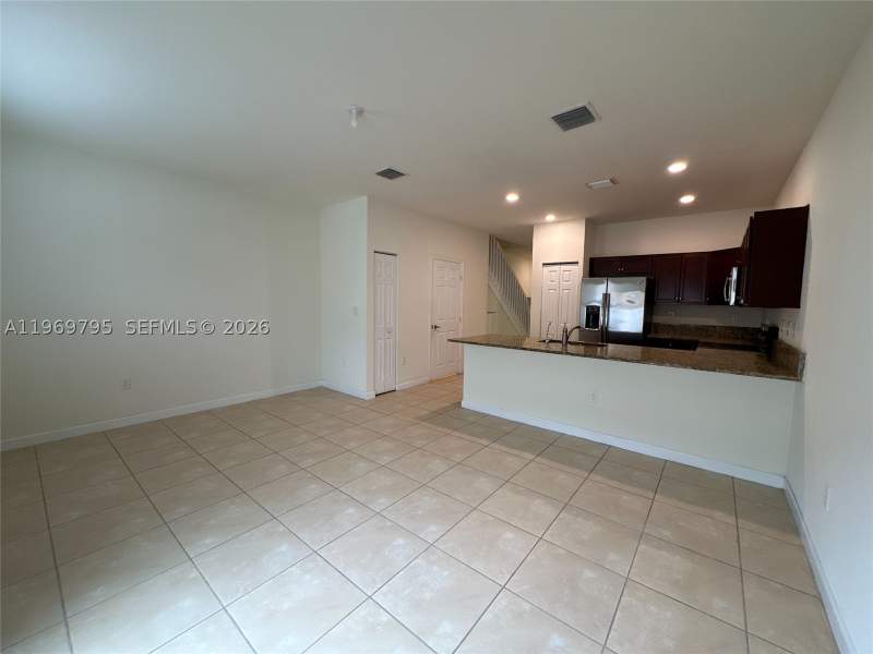 3 bedroom Villa at 9374 W 32nd Ln, Bonterra, Hialeah — photo 5