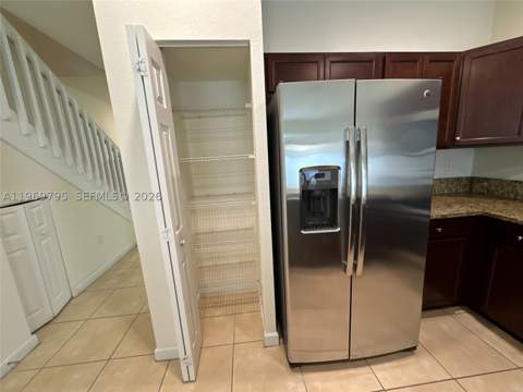 9374 W 32nd Ln, Hialeah FL - photo 6 of 48