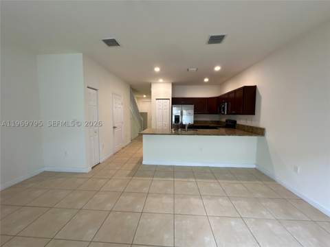 9374 W 32nd Ln, Hialeah FL - photo 7 of 48