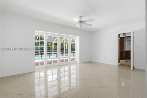 14721 SW 67th Ave, Coral Gables FL - photo 12 of 36