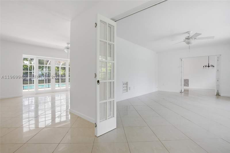 4 bedroom SingleFamilyResidence at 14721 SW 67th Ave, Kings Bay Sub, Coral Gables — photo 4