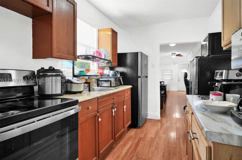 4 bedroom SingleFamilyResidence at 2104 NW 1St Ter, Superior Park, Miami — photo 3