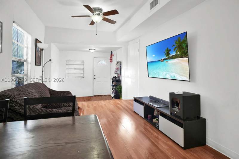 4 bedroom SingleFamilyResidence at 2104 NW 1St Ter, Superior Park, Miami — photo 5