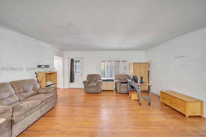 2 bedroom SingleFamilyResidence at 890 NE 138th St, Irons Manor High Pine Add, North Miami — photo 5