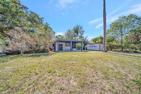 890 NE 138th St, North Miami FL - photo 6 of 47