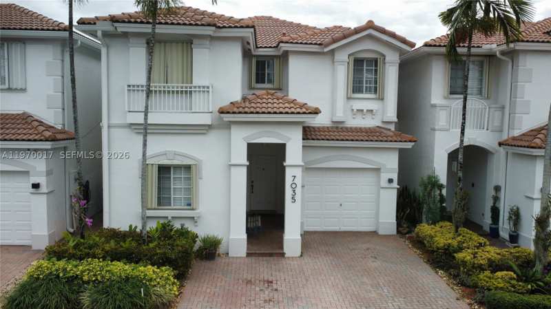 3 bedroom Townhouse at 7035 NW 116th Ct, Doral Isles St Lucia, Doral — photo 1
