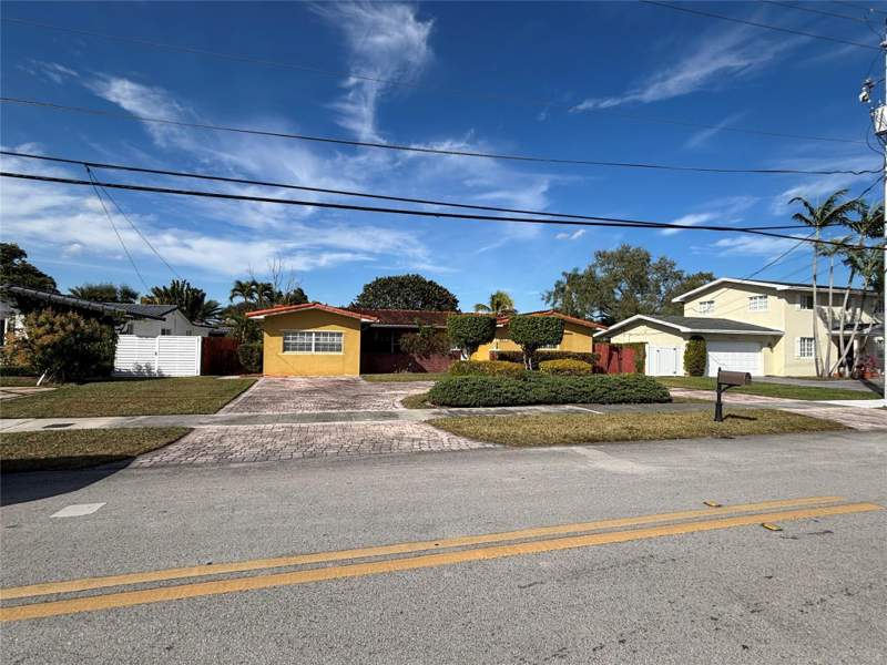 4 bedroom SingleFamilyResidence at 9261 SW 68th Street, Palace Marvelous Homes, Miami — photo 2