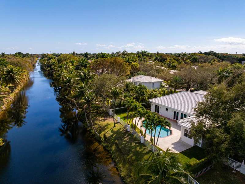 4 bedroom SingleFamilyResidence at 6371 SW 87th Terrace, Silvercreek, Pinecrest — photo 1