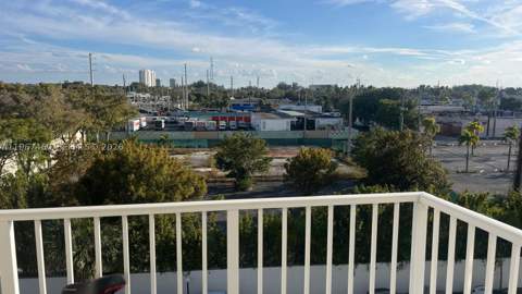 16465 NE 22nd Ave 514, North Miami Beach FL - photo 10 of 17