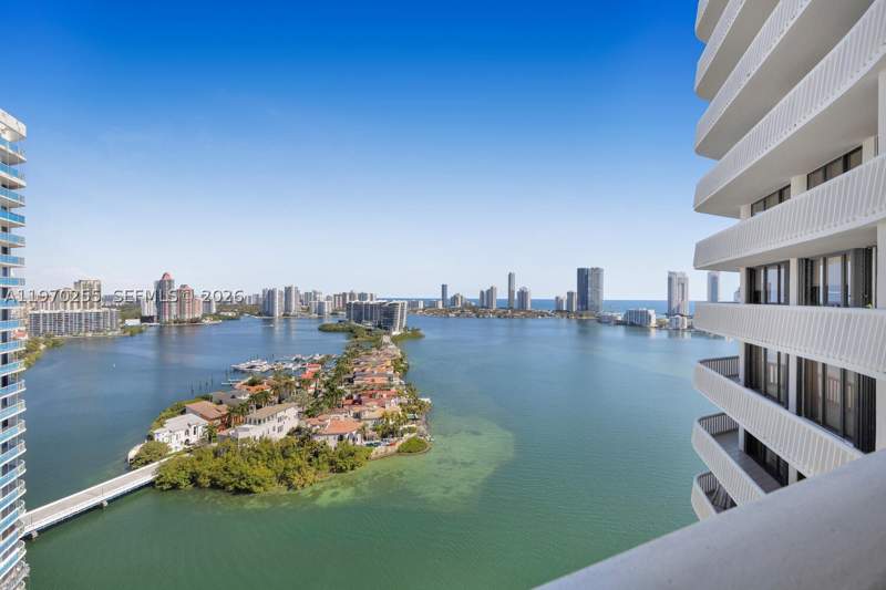 2 bedroom Condominium at 3000 Island Blvd 2504, 3000 Isl Blvd Williams Is, Aventura — photo 2
