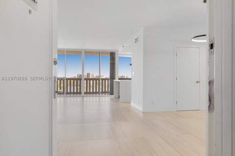 3000 Island Blvd 2504, Aventura FL - photo 9 of 38