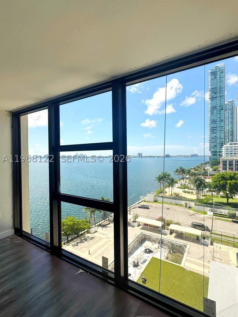1 bedroom Condominium at 600 NE 36th St 820, Charter Club Condo, Miami — photo 3