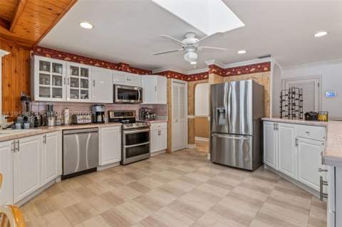 15005 SW 148th St, Miami FL - photo 10 of 40