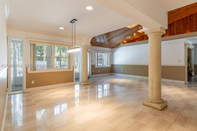 4 bedroom SingleFamilyResidence at 15005 SW 148th St, COUNTRY WALK SEC 3, Miami — photo 3