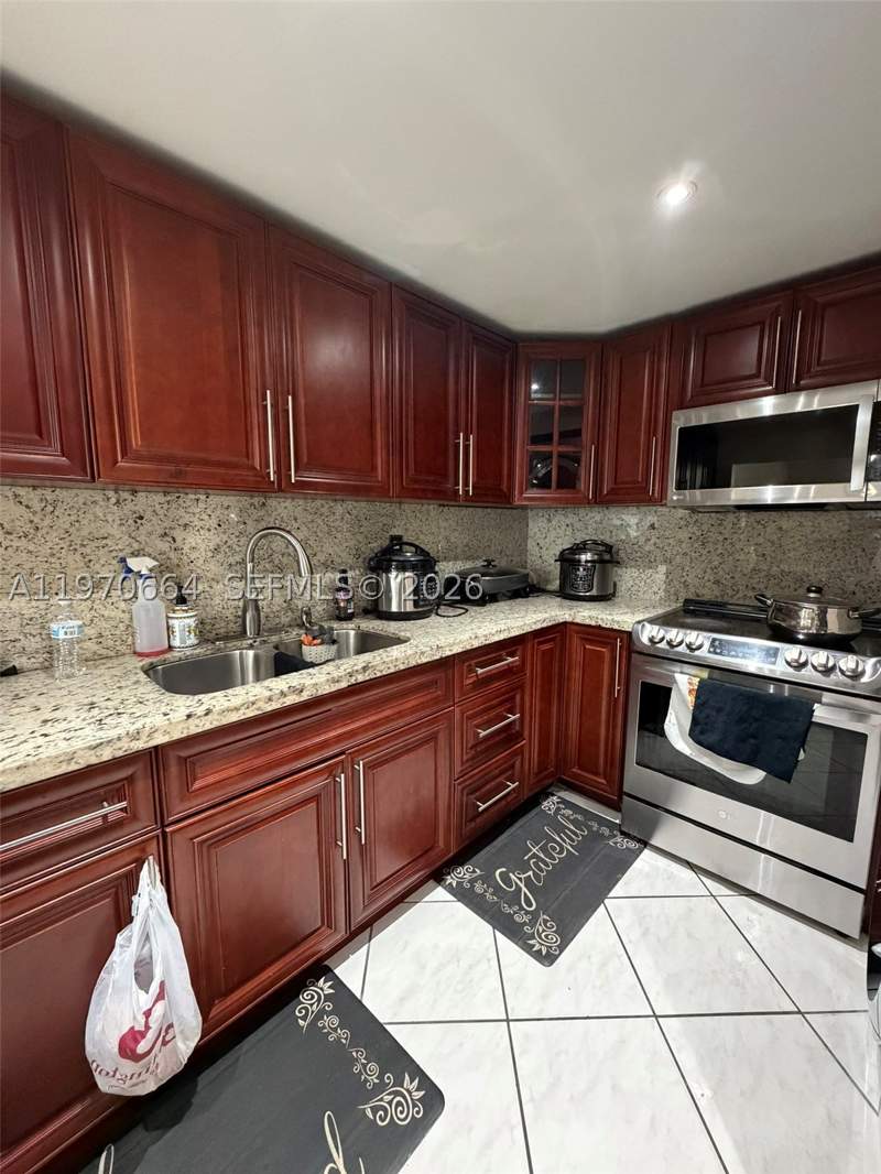 2 bedroom Condominium at 10090 NW 80th Ct 1206, Samari Lake East Condo, Hialeah Gardens — photo 4