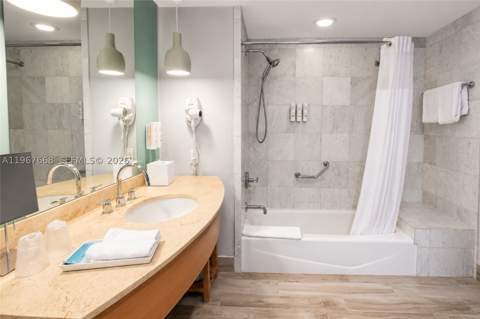 18683 Collins Ave 1404, Sunny Isles Beach FL - photo 13 of 38