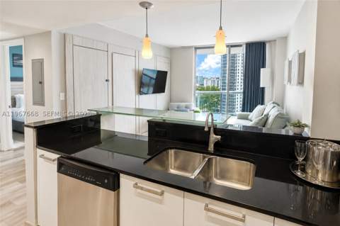 18683 Collins Ave 1404, Sunny Isles Beach FL - photo 7 of 38